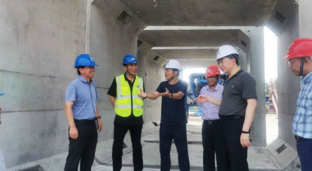 山東高速建設(shè)管理集團(tuán)董事長丁愛輝檢查指導(dǎo)京臺項目工作