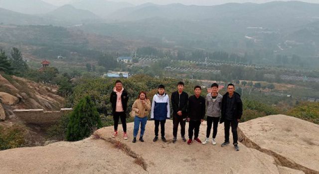G341膠海線總監(jiān)辦全體員工開展爬山活動(dòng)