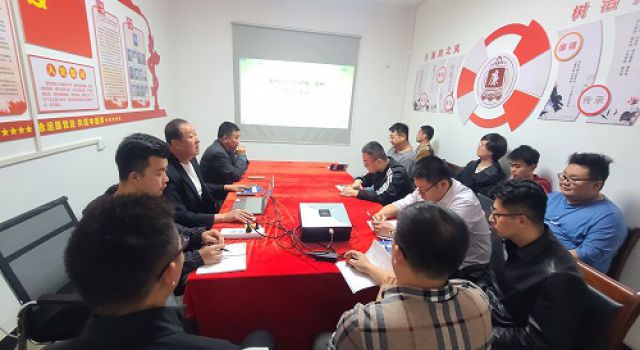 全灌高速公路第一總監(jiān)辦開(kāi)展《發(fā)揚(yáng)團(tuán)隊(duì)團(tuán)結(jié)精神，提升執(zhí)行力建設(shè)》專題黨課